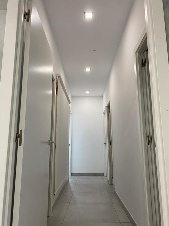 Hostel Ramon Lujan 91 Мадрид Екстериор снимка