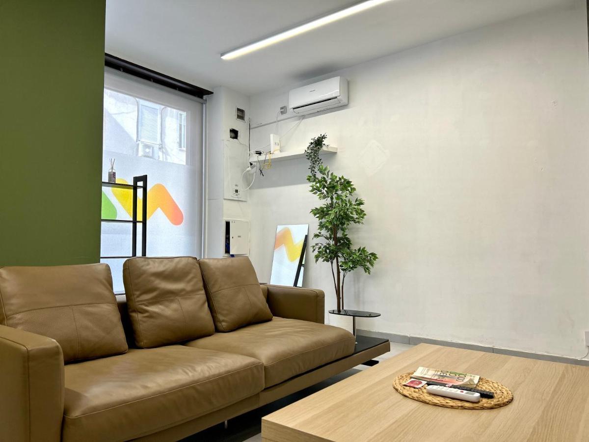 Hostel Ramon Lujan 91 Мадрид Екстериор снимка