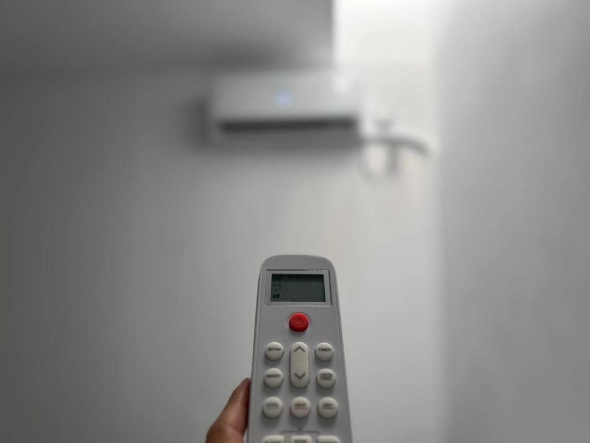 Hostel Ramon Lujan 91 Мадрид Екстериор снимка