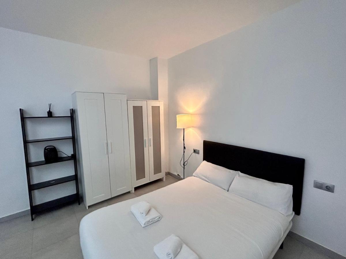 Hostel Ramon Lujan 91 Мадрид Екстериор снимка